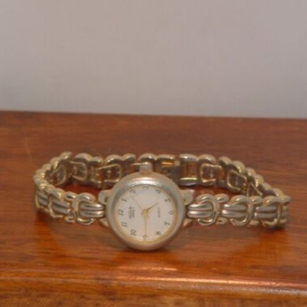 Pre-Owned Women’s Acqua Analog Dress Watch